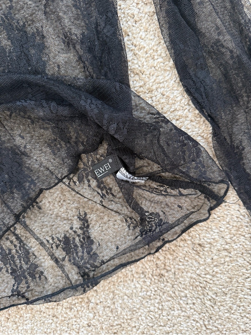 Sheer Black Long-Sleeve Floral Mesh Top Size Small - Picture 4 of 4